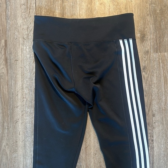 AIDDAS LEGGINGS SIZE(L) - Picture 7 of 7